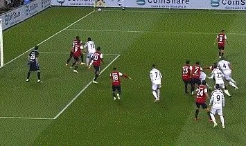 欧冠赛程-【意甲】C罗32分钟完美帽子戏法 尤文图斯3比1客胜