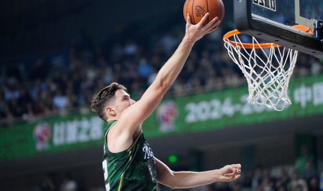 NBA直播-媒体人：CBA引进外援受NBA和欧洲影响不小 利夫在欧洲3年300万刀