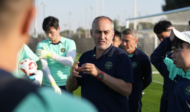 九游体育-卡内达：若胜申花就能证明浙江是中超强队，本轮主场人数将破纪录