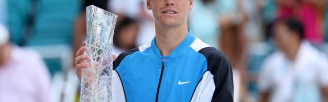 NBA直播-张奔斗：春天里的辛纳和秋天的科林斯，都很美